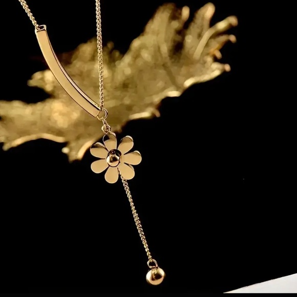 Delicate Boho Little Daisy Floral Bar Dangle Necklace- 18K Gold Plated - Picture 6 of 8